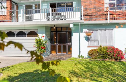 Maungatapu Maison | Bay View Gardens - Tauranga Holiday Home