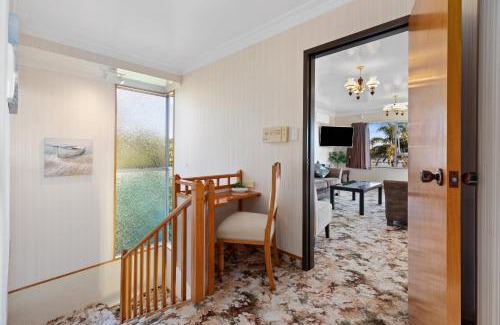 Maungatapu Maison | Bay View Gardens - Tauranga Holiday Home