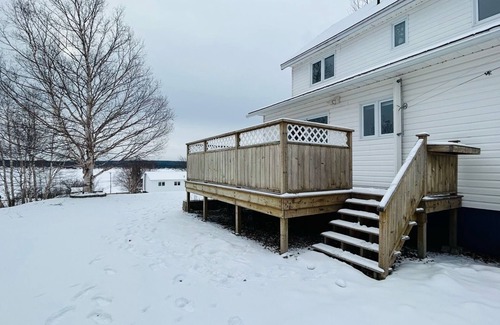 Botwood Maison | Bay View Retreat, quiet and private getaway, easy access to trails