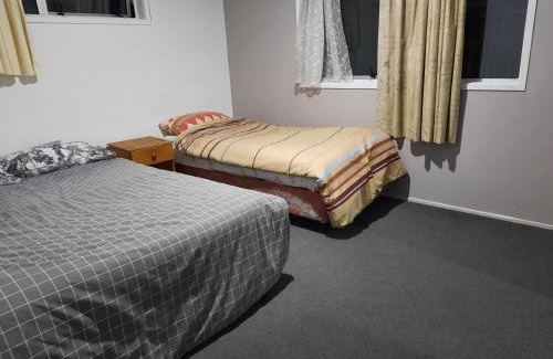 Mount Maunganui Maison | Bayfair Backpack House