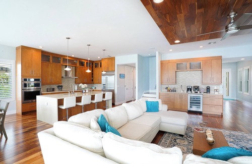 Indian Rocks Beach Maison | Bayfront Bliss w/ Pool & Sunrises and Cold Plunge, IRB