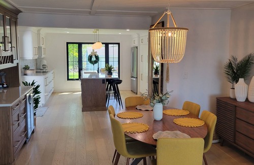 Rossmore Maison | Bayfront Cottage located on The Bay Of Quinte in Prince Edward County
