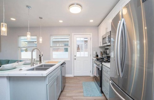 Lincoln Acres Maison | Bayfront Newly Remodeled Home #B