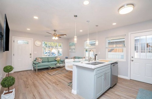 Lincoln Acres Maison | Bayfront Newly Remodeled Home #B
