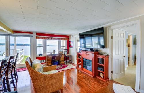 Port Hadlock Maison | Bayfront Port Hadlock Retreat with Grill and Deck!