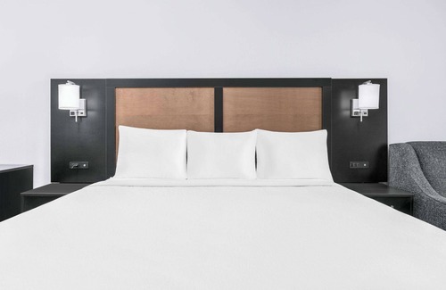 North Loop Hôtel | Baymont by Wyndham Austin University Area