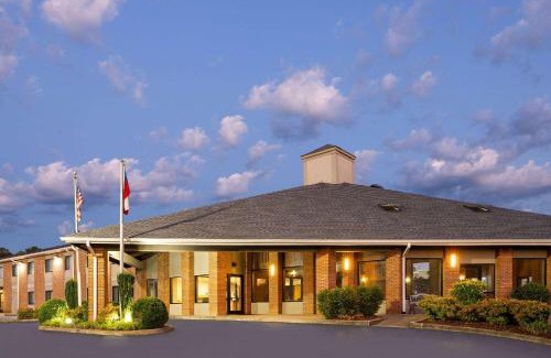 LaGrange Hôtel | Baymont by Wyndham LaGrange
