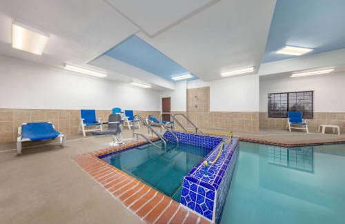 Pratt Hôtel | Baymont by Wyndham Pratt
