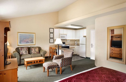 Greenwich Hôtel | Baymont by Wyndham Wichita East