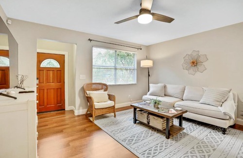 Ballast Point Maison | Bayshore Bungalow