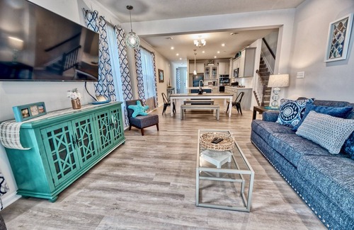 Bayside Villa | Bayside * 5BR Luxury Twin House, 4.5 Baths, 3 Suites * Sleeps 12