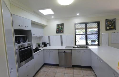 Rothwell Maison | Bayside Bliss 8 Sleeper Family Escape