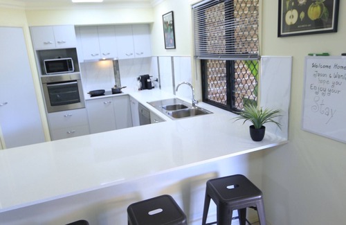 Rothwell Maison | Bayside Bliss 8-Sleeper Family escape. Pet Friendly!