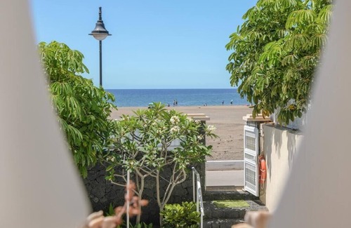 Playa del Cable Appartement | Bayside | Villa La Concha | Front sea Heated Pool