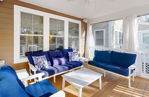 The Commons Maison | Bayside Resort retreat with grill, central AC, & paid-access pools & hot tub