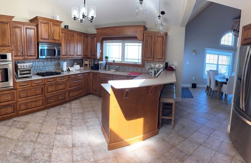 Black Rock Maison | Bayside RetreatnK BR ensuite bath, Q BR, Workspace, Yoga, 2nd bath, Hot tub, 4-6