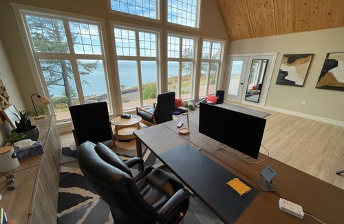 Black Rock Maison | Bayside RetreatnK BR ensuite bath, Q BR, Workspace, Yoga, 2nd bath, Hot tub, 4-6