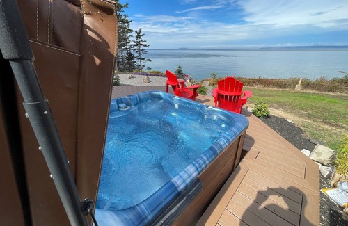 Black Rock Maison | Bayside RetreatnK BR ensuite bath, Q BR, Workspace, Yoga, 2nd bath, Hot tub, 4-6