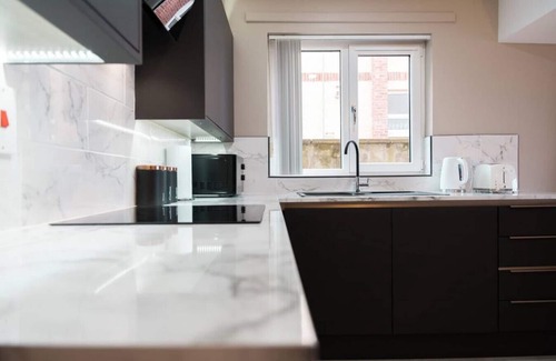 Drains Bay Copropriété | Bayview Apartment 4 · Escape Ordinary~Bayview Apartment~Luxury Interior