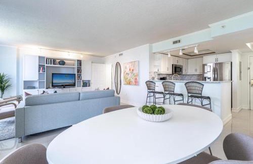 Coconut Grove Appartement | Bayview Bliss 2BR 2BA Condo in Coconut Grove Parking included