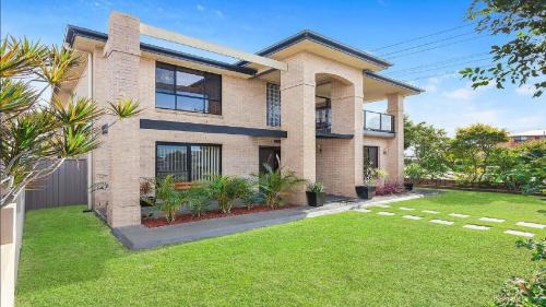 Blue Bay Maison | Bayview House Pet Friendly , Spacious Home Accom Property