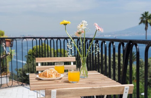 Posillipo Appartement | BayView Posillipo, modern, spacious, kids-friendly, stunning view