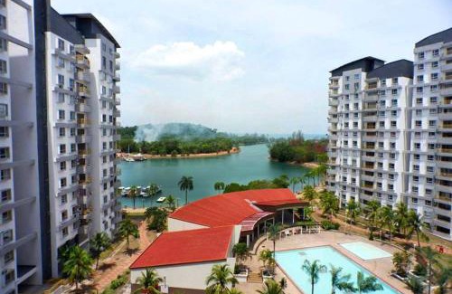 Baharu Appartement | BayView Villa Condominium Apartment A