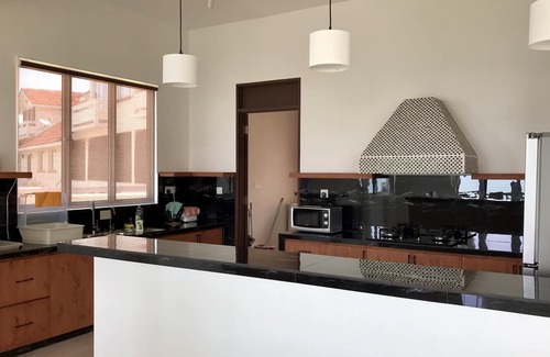 Tanjung Bungah Maison | BBQ at your own yard with full sea view - 2 mins from the beach!