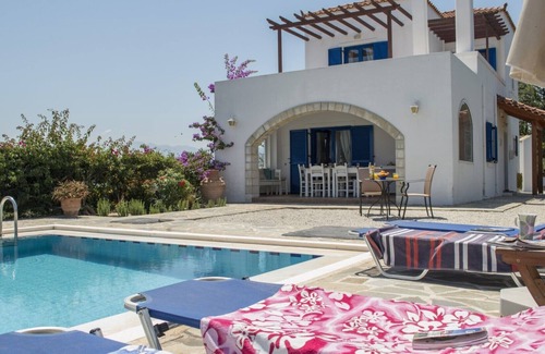 Vouves Villa | BBQ ★ Grande piscine privée ★ Vue sur la mer