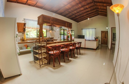 Penas Blancas Villa | BBQ RANCH, PISCINE, 4 CHAMBRES AVEC LIT KING SIZE SUR 10. 000 M2 DE PROPRIÉTÉ