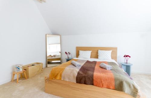 Balatonszarszo Appartement | BBQ Terrace Balaton 2BR Apt by NW