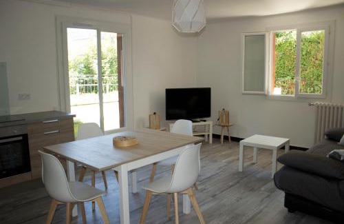 Bagneres-de-Bigorre Appartement | BdB nid douillet au rdc rando ressourçante