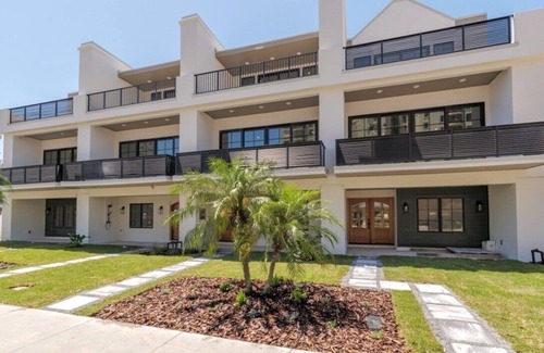 Jacksonville Beach Maison | Be A Nomad – Oceanview Luxe, 5BR Retreat