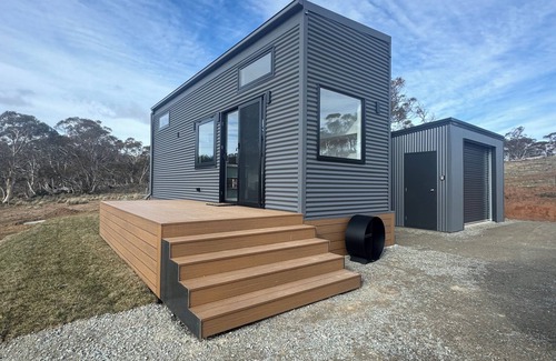 Moonbah Maison | Be captivated by the incredible beauty of the Snowies inThe Cozy Den,