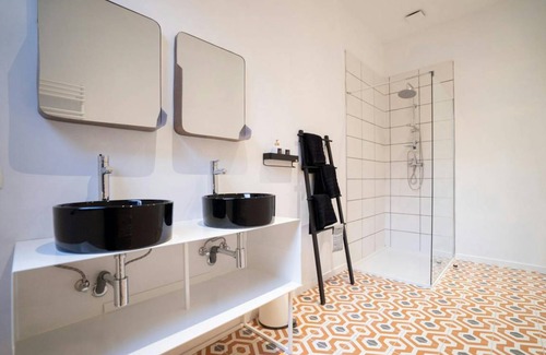 Feronstree et Hors-Chateau Station Balnéaire | 400 m² Chambre privée ∙ 1 chambre ∙ 1 personne
