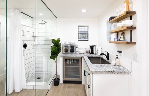 Downtown Copropriété | Be in the Heart Of Chandler, Walking Distance to Golf, Shops, Resturants, & More