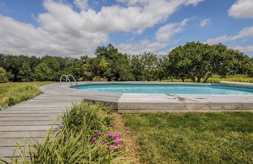 Armillac Maison | Belle maison de vacances très calme avec piscine privée et belle vue