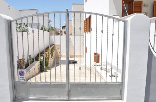 Lido Marini Appartement | Beach 3 minutes away and car BOX