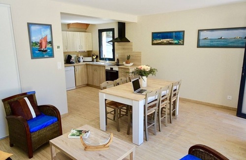 Barneville-Carteret Maison | PLAGE à 30 mètres, 3 chambres, 2WC, charges comprises, Jardin et Parking Privé