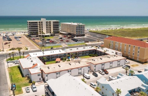 Corpus Christi Copropriété | Beach Access Across the Street, Shared Heated Pool