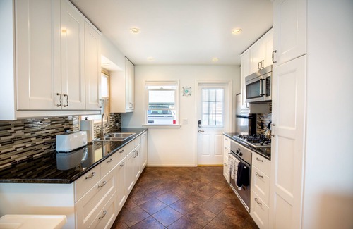 Belmont Shore Maison | Beach across the street, Alamitos Bay steps away! No hidden Fees!