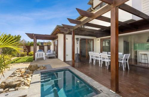 Connewarre Maison | Beach and Golf Haven With Spa Luxury Living