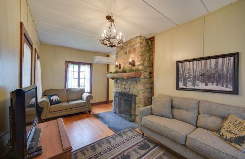 Speculator Maison | Beach and Kayaks Waterfront Cabin on Lake Pleasant!