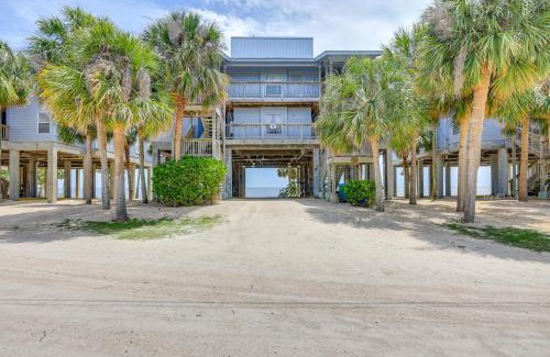 Cedar Key Appartement | Beach and Pool Access at Condo on Cedar Key!