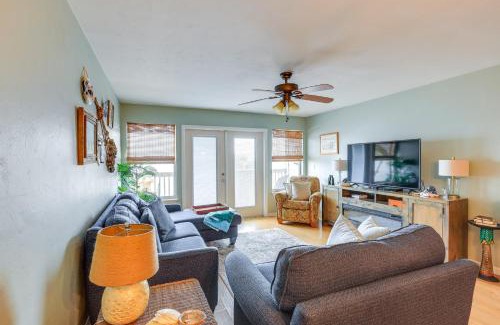 Cedar Key Appartement | Beach and Pool Access at Condo on Cedar Key!