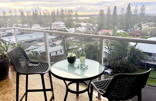 Yamba Appartement | Beach and town apartment with great views