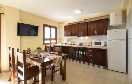 Punta del Hidalgo Appartement | Beach apartment with terrace and pool