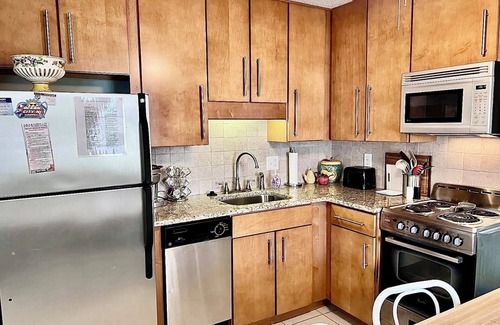 North End Copropriété | BEACH BLOCK 2 MIN Walk to OC Beach&Downtown. No Hassle Location.New Bath-Kitchen