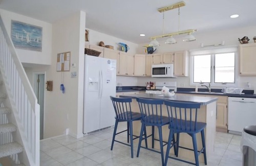 Sea Isle City Maison | Beach Block, Internet, Central Air, Grill, Off-Street Parking, Cuisine bien équipée et bien plus encore!