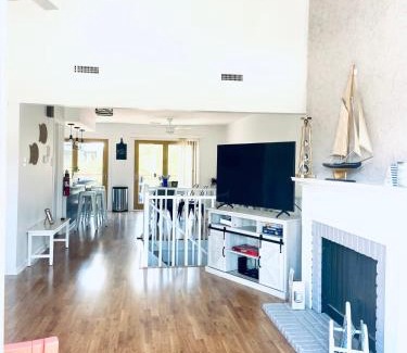 Southend Maison | BEACH BLOCK TOWNHOME - Casinos, Shopping, Fun!